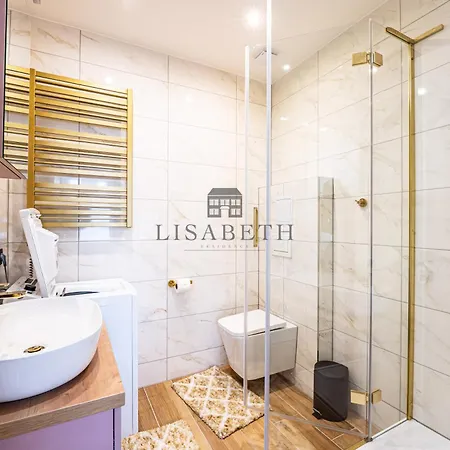 Lisabeth 4*