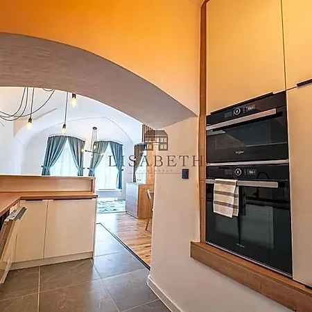 Apartmanhotel Lisabeth 4*