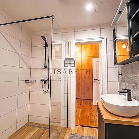 Apartmanhotel Lisabeth 4*